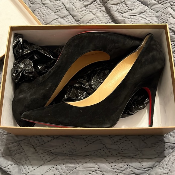 Christian Louboutin - Picture 3 of 7